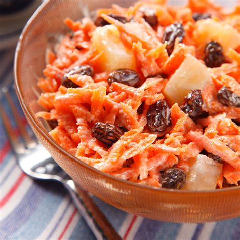 How much fat is in carrot raisin salad - calories, carbs, nutrition