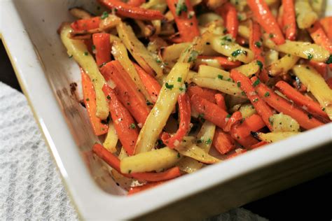 How much fat is in carrots roasted parsnips & herbs 4 oz - calories, carbs, nutrition