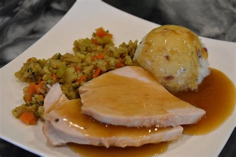 How much fat is in carved turkey breast dinner with brioche stuffing - calories, carbs, nutrition