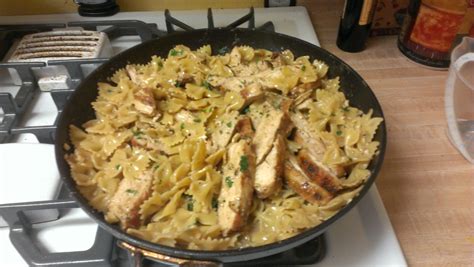 How much fat is in casserette farfalle alfredo - calories, carbs, nutrition