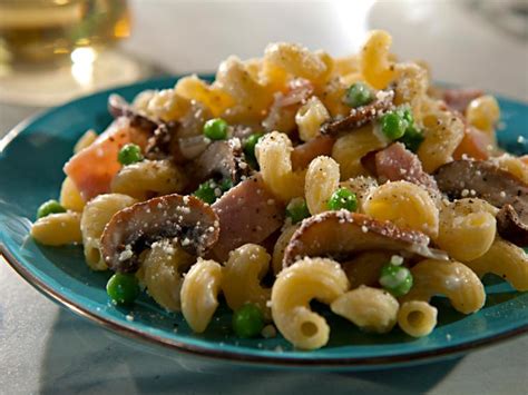 How much fat is in cavatappi - calories, carbs, nutrition