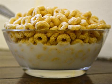 How much fat is in cheerios treats - calories, carbs, nutrition