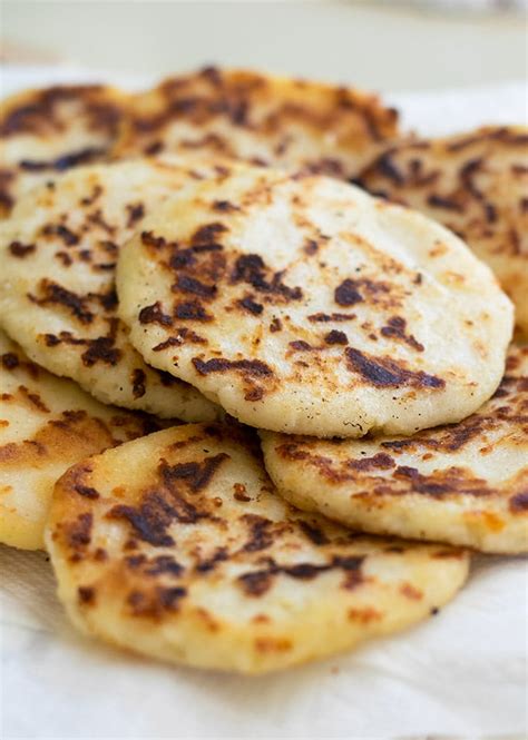 How much fat is in cheese arepas - calories, carbs, nutrition