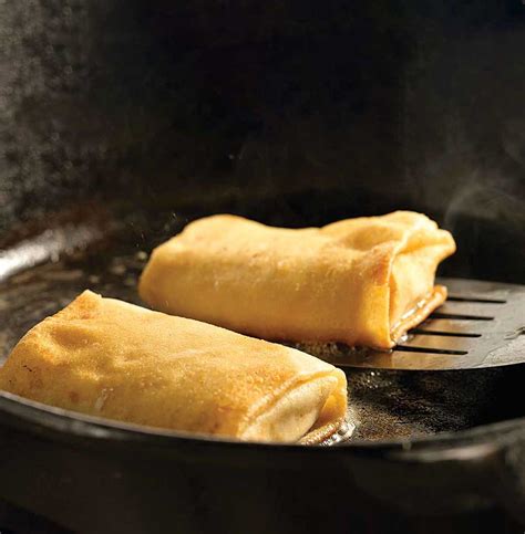 How much fat is in cheese blintz - calories, carbs, nutrition