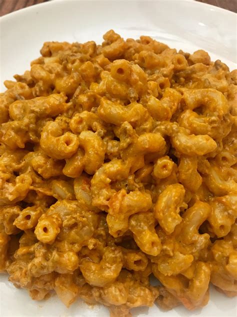 How much fat is in cheese burger mac and cheese - calories, carbs, nutrition