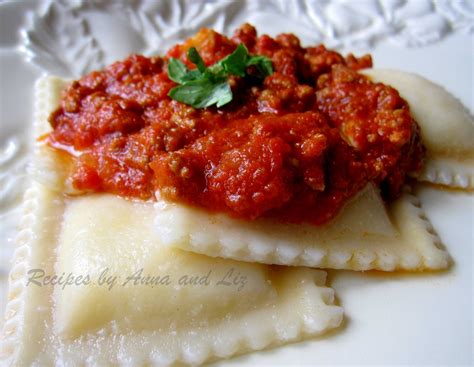 How much fat is in cheese ravioli with bolognese sauce - calories, carbs, nutrition