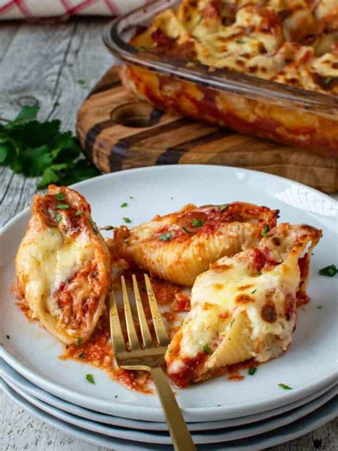 How much fat is in cheese stuffed shells with sauce - calories, carbs, nutrition