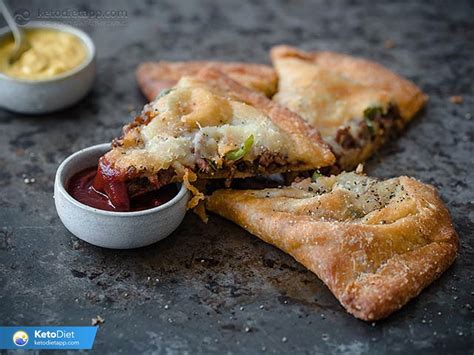 How much fat is in cheeseburger calzone - calories, carbs, nutrition