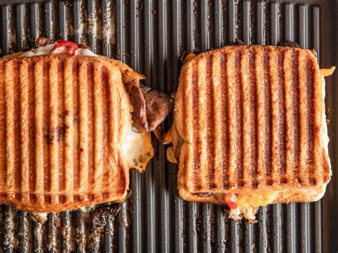 How much fat is in cheesesteak panini - calories, carbs, nutrition