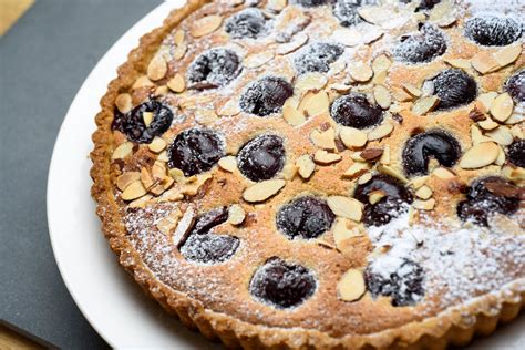 How much fat is in cherry frangipane croustade - calories, carbs, nutrition