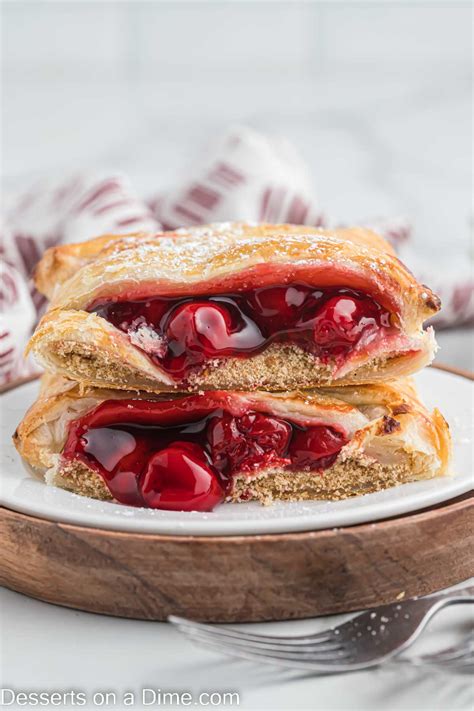 How much fat is in cherry strudel - calories, carbs, nutrition