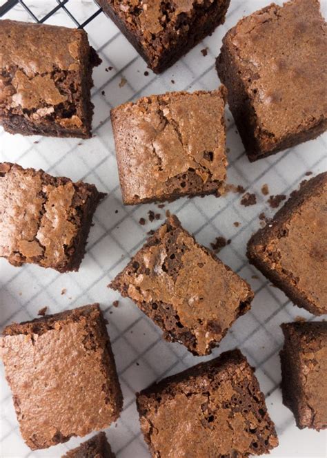 How much fat is in chewy chocolate brownie - calories, carbs, nutrition