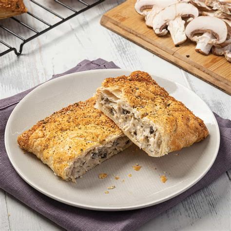 How much fat is in chicken and mushroom slice - calories, carbs, nutrition
