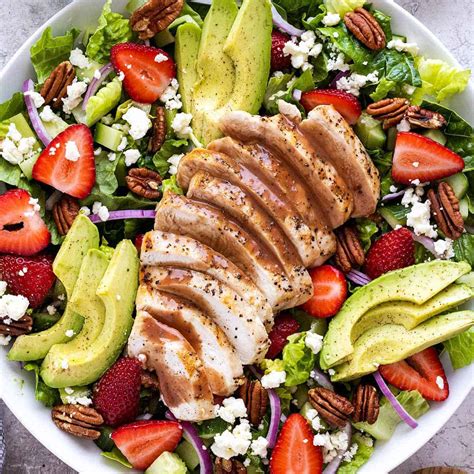 How much fat is in chicken and strawberry salad with spring vegetable soup - calories, carbs, nutrition