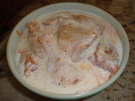 How much fat is in chicken breast 4 oz buttermilk fried - calories, carbs, nutrition