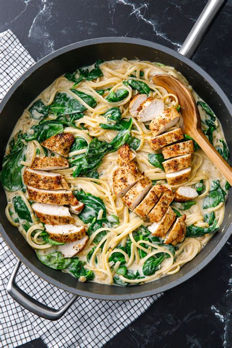 How much fat is in chicken breast florentine - calories, carbs, nutrition