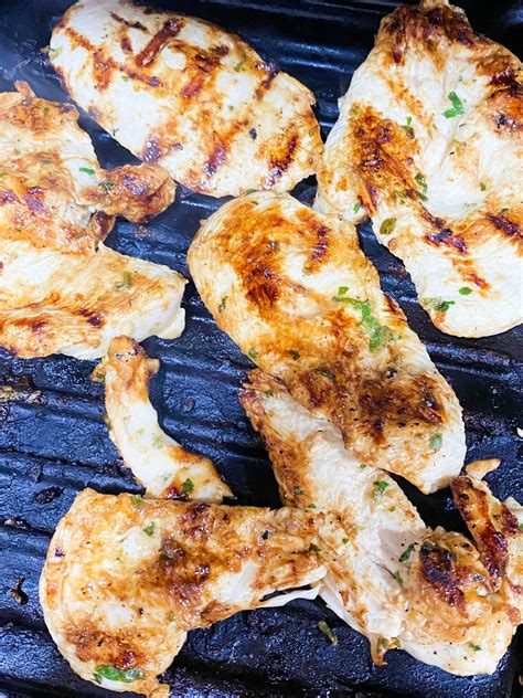 How much fat is in chicken breast rndm grilled tex mex 2 oz - calories, carbs, nutrition