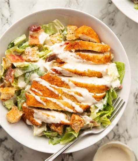 How much fat is in chicken caesar salad (to go) - calories, carbs, nutrition