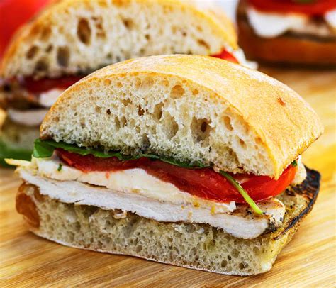 How much fat is in chicken caprese ciabatta sandwich - calories, carbs, nutrition