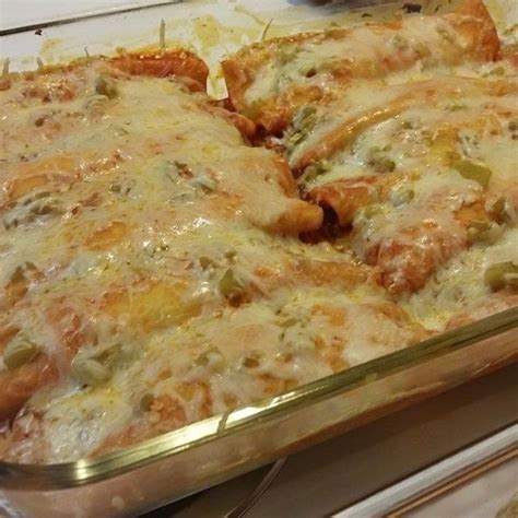 How much fat is in chicken enchilada bake - medium - calories, carbs, nutrition