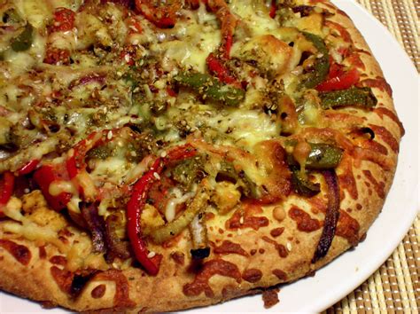 How much fat is in chicken fajita pizza, personal size - calories, carbs, nutrition