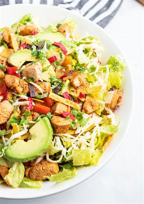 How much fat is in chicken fajita salad plate, ranch dressing - calories, carbs, nutrition