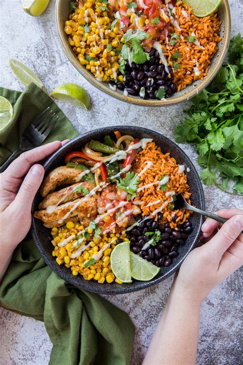 How much fat is in chicken fajitas with citrus oregano brown rice pinto beans - calories, carbs, nutrition