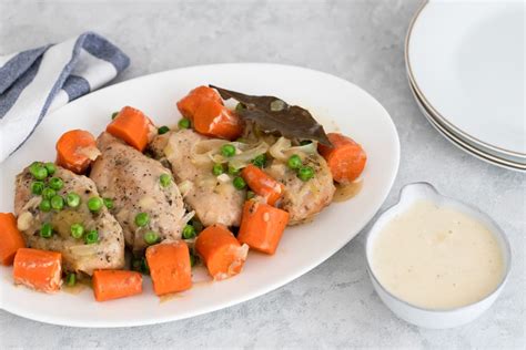 How much fat is in chicken fricassee - calories, carbs, nutrition