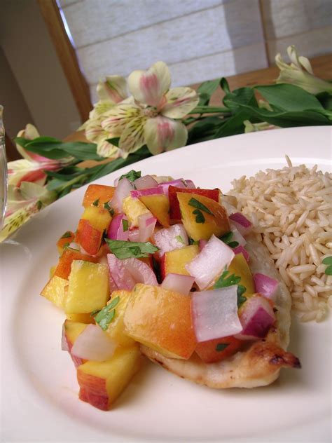 How much fat is in chicken honey dijon with peach cilantro salsa - calories, carbs, nutrition