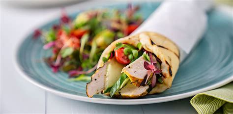 How much fat is in chicken kabob pita - calories, carbs, nutrition