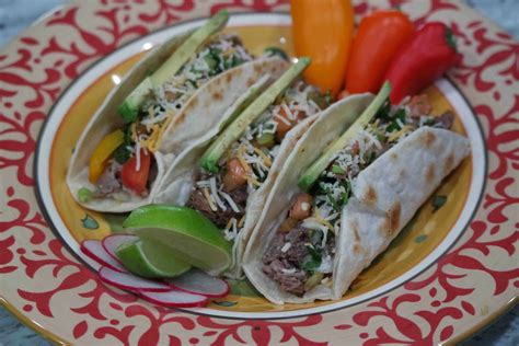 How much fat is in chicken machaca soft tacos - calories, carbs, nutrition