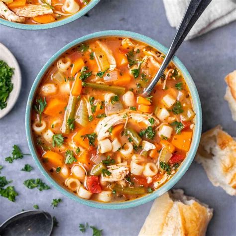 How much fat is in chicken minestrone - calories, carbs, nutrition