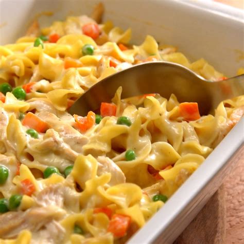 How much fat is in chicken noodle casserole - calories, carbs, nutrition