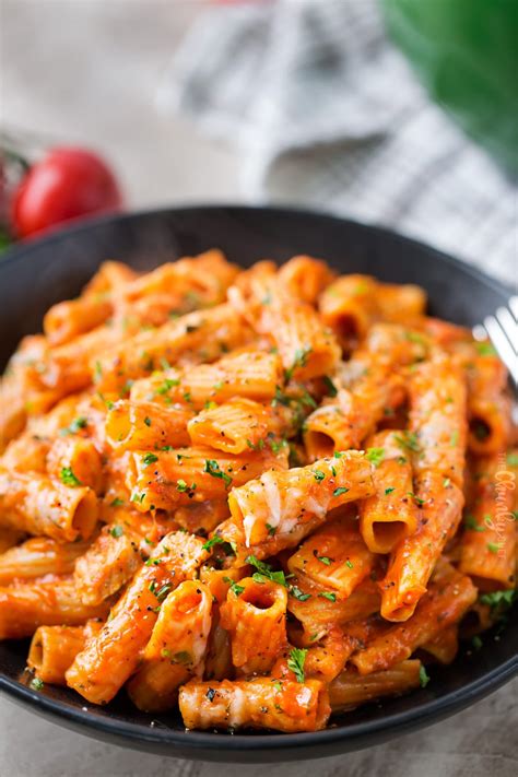 How much fat is in chicken pasta parmesan - calories, carbs, nutrition