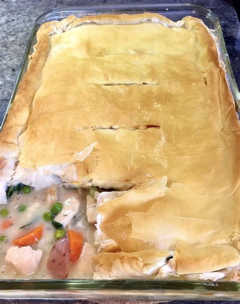 How much fat is in chicken pot pie 370 - calories, carbs, nutrition