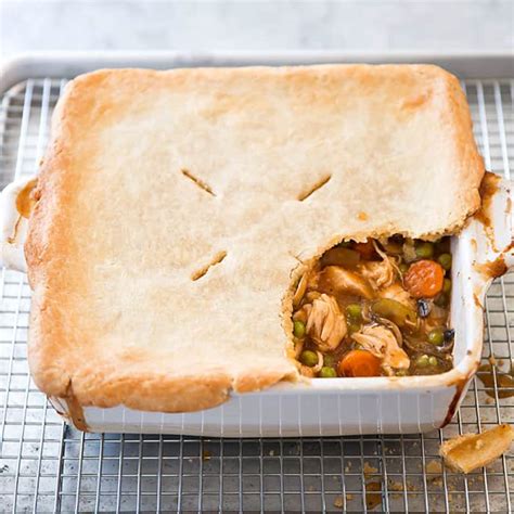 How much fat is in chicken pot pie style - calories, carbs, nutrition