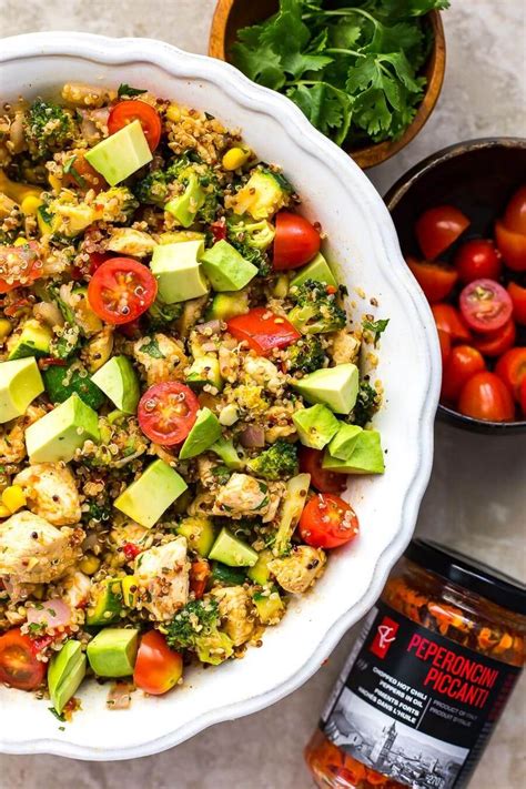 How much fat is in chicken quinoa chili bowl - calories, carbs, nutrition