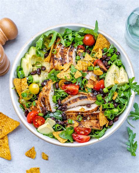 How much fat is in chicken santa fe salad - calories, carbs, nutrition