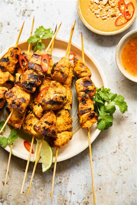 How much fat is in chicken satay with peanut sauce-occ - calories, carbs, nutrition