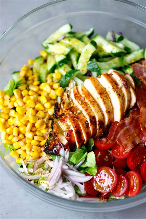 How much fat is in chicken spinach salad w/ honey mustard dressing - calories, carbs, nutrition