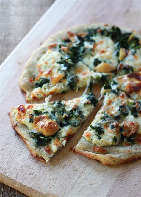 How much fat is in chicken spinaci pizza by slice - calories, carbs, nutrition