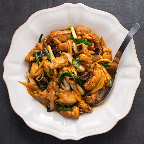 How much fat is in chicken thigh stir fry ginger - calories, carbs, nutrition