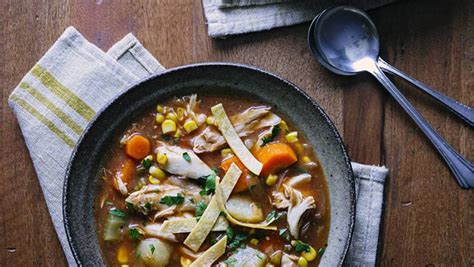 How much fat is in chicken tortilla soup (mindful) - calories, carbs, nutrition