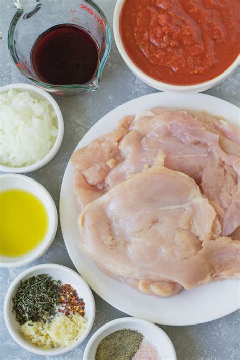 How much fat is in chicken with rosemary sauce - calories, carbs, nutrition