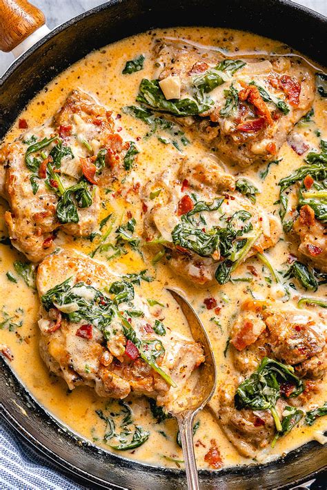 How much fat is in chicken with spinach and mushrooms - calories, carbs, nutrition