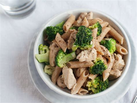 How much fat is in chicken with whole grain pasta - calories, carbs, nutrition