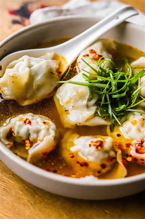 How much fat is in chicken wonton soup - calories, carbs, nutrition