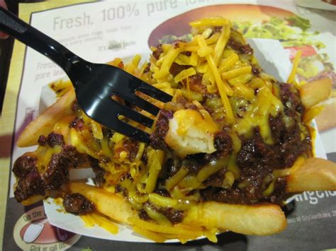 How much fat is in chili cheese fries - calories, carbs, nutrition