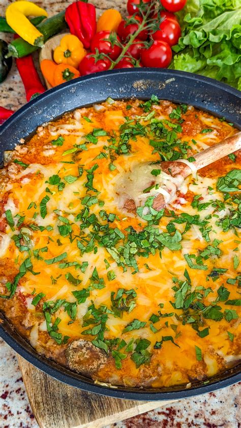 How much fat is in chili con queso tostone - calories, carbs, nutrition