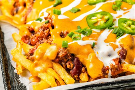 How much fat is in chili fries 7/16